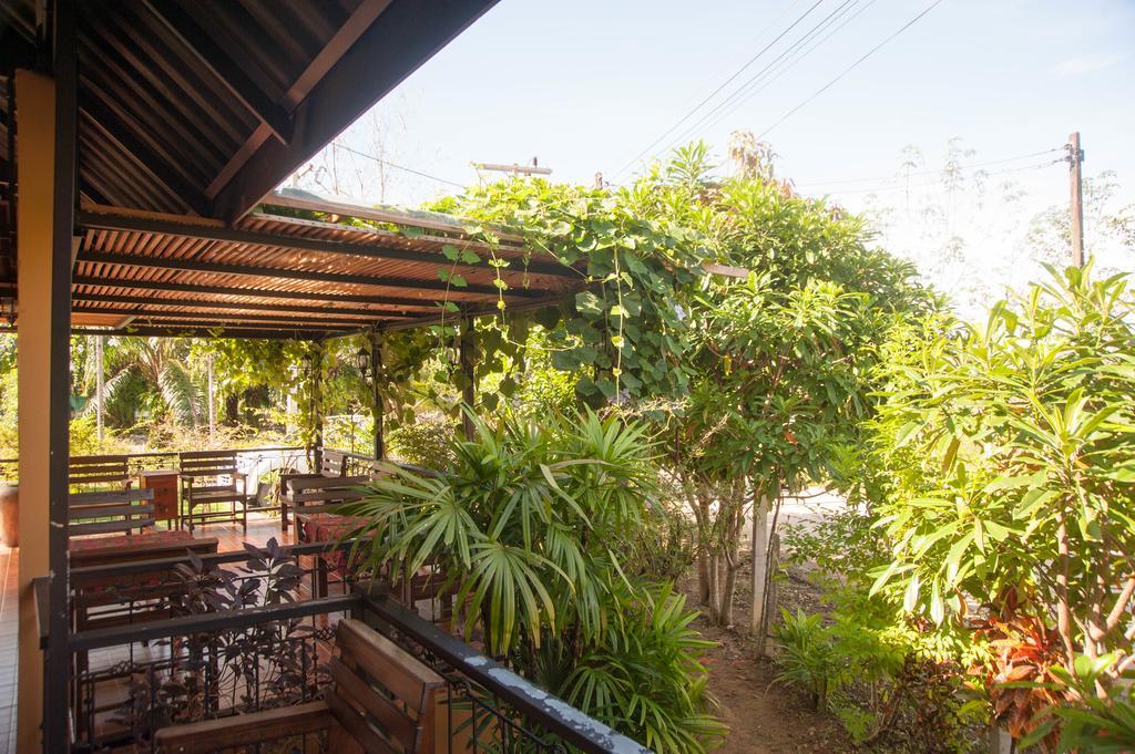 Charpoot Cottage Khao Lak Exteriör bild
