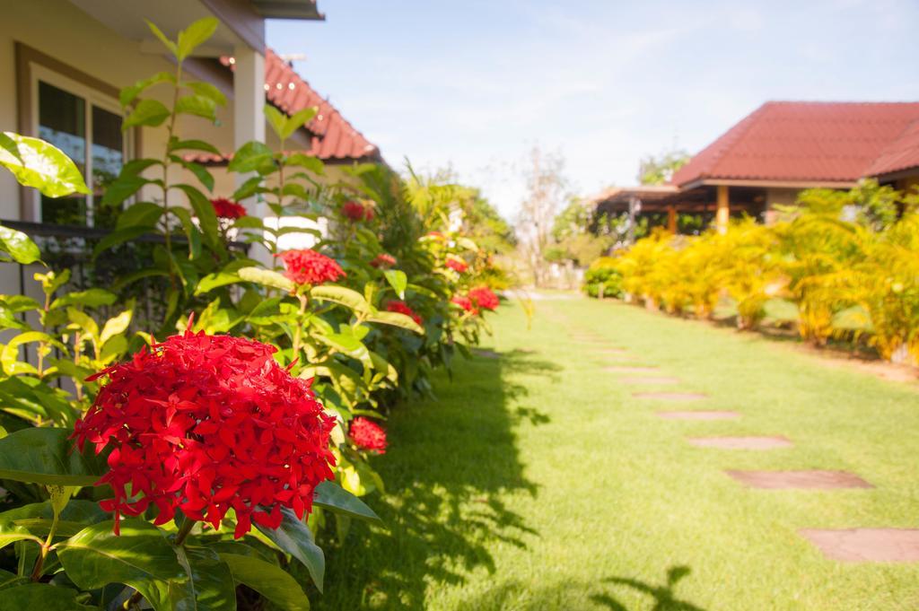 Charpoot Cottage Khao Lak Exteriör bild