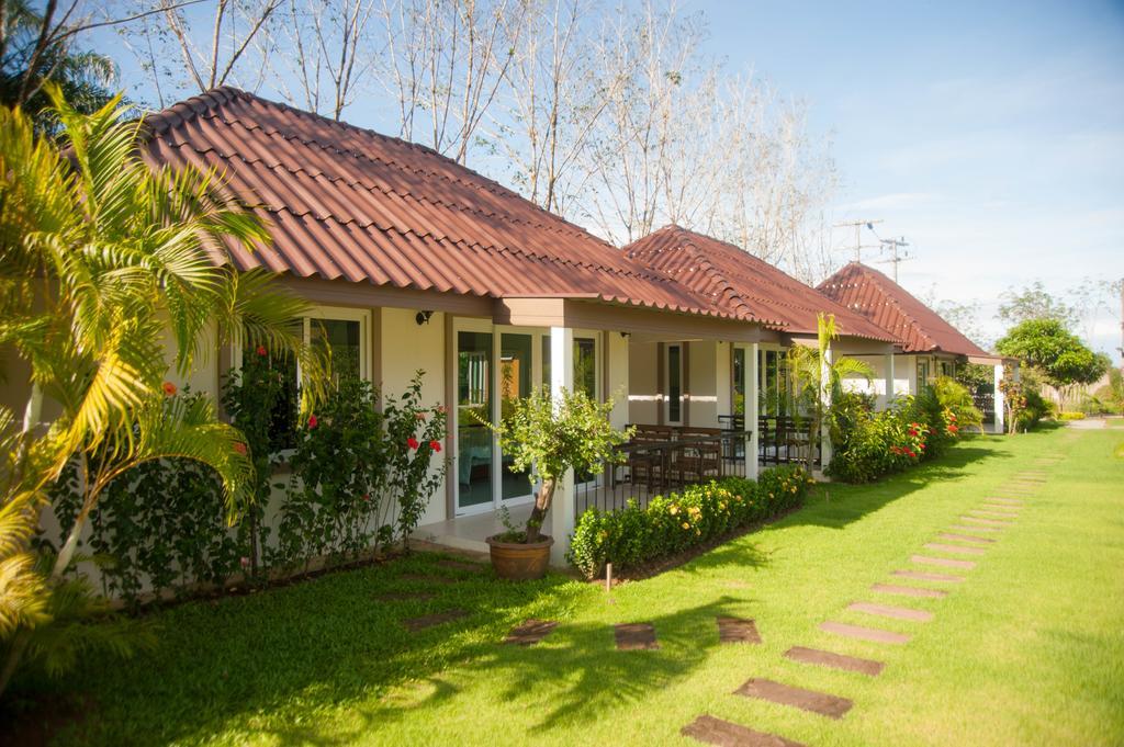 Charpoot Cottage Khao Lak Exteriör bild