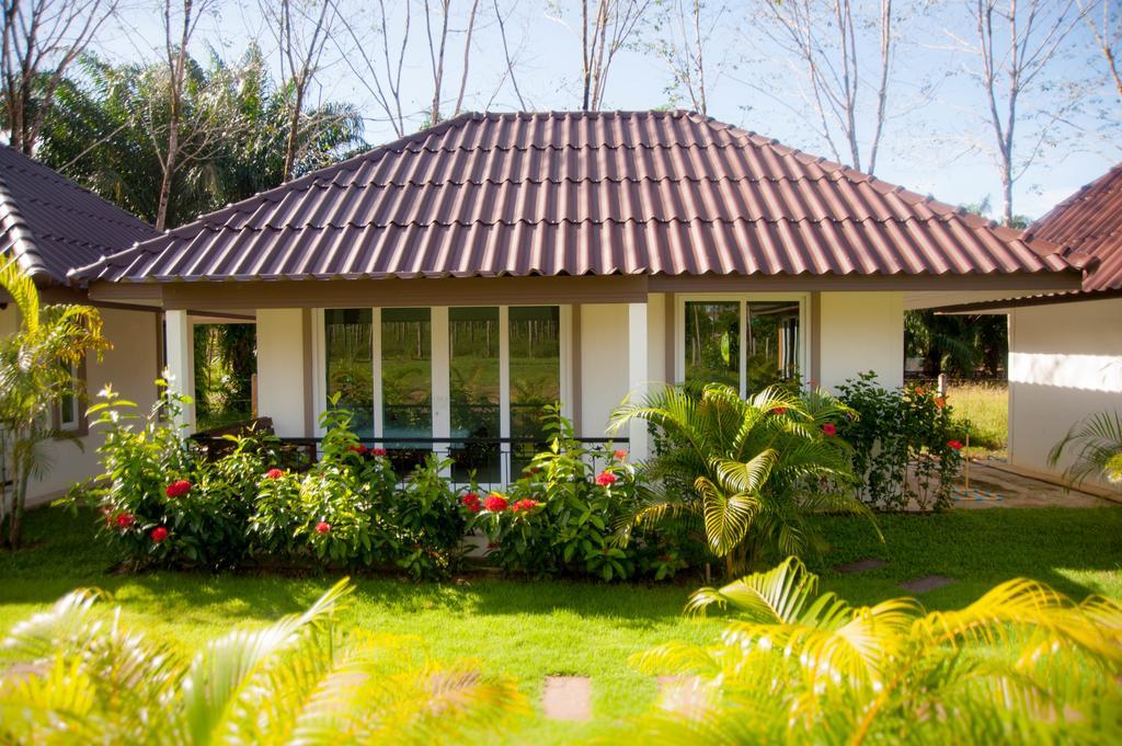 Charpoot Cottage Khao Lak Exteriör bild