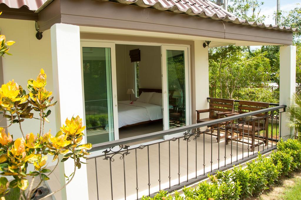Charpoot Cottage Khao Lak Exteriör bild