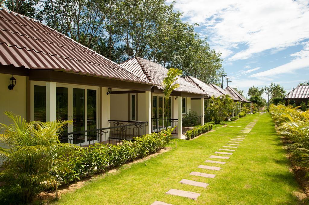 Charpoot Cottage Khao Lak Exteriör bild