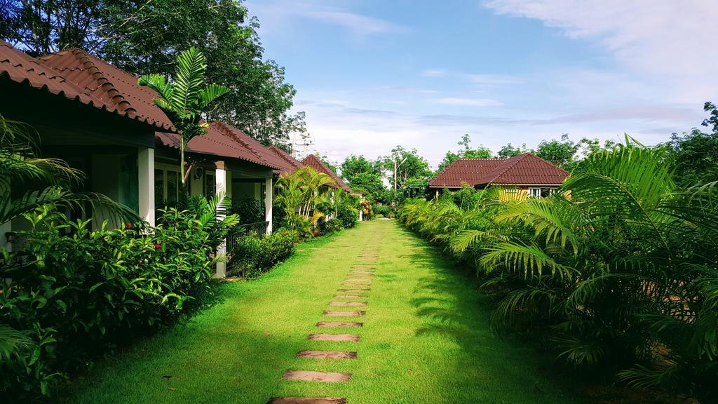 Charpoot Cottage Khao Lak Exteriör bild
