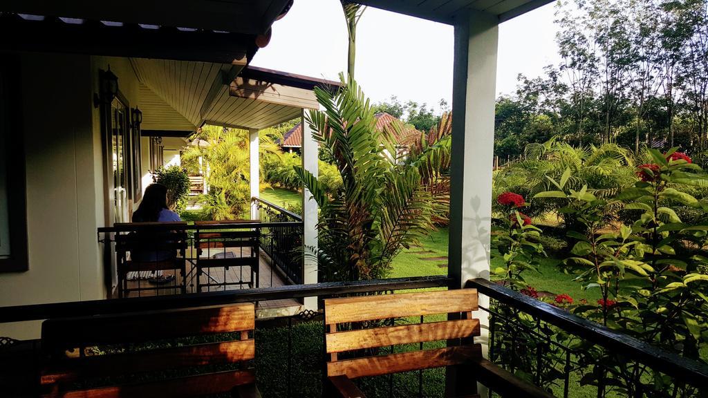 Charpoot Cottage Khao Lak Exteriör bild