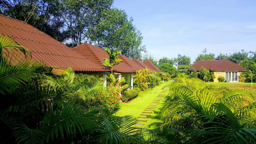 Charpoot Cottage Khao Lak Exteriör bild