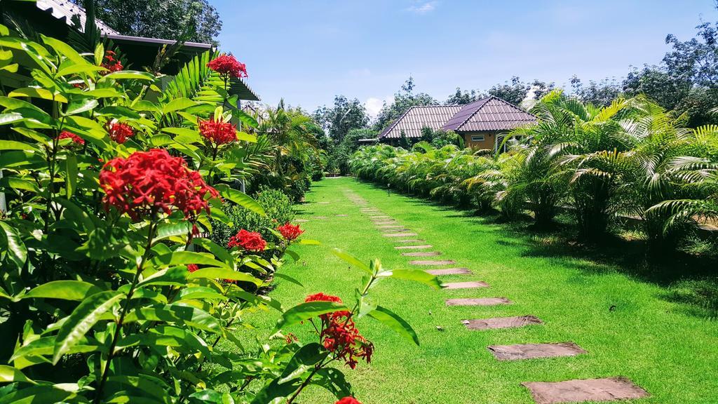Charpoot Cottage Khao Lak Exteriör bild